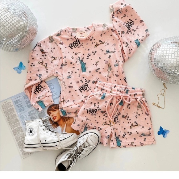 Elizabeth + Faith Other - Taylor Swift Swifties Adult Summer Beach Lovely Lounge Set Size Large